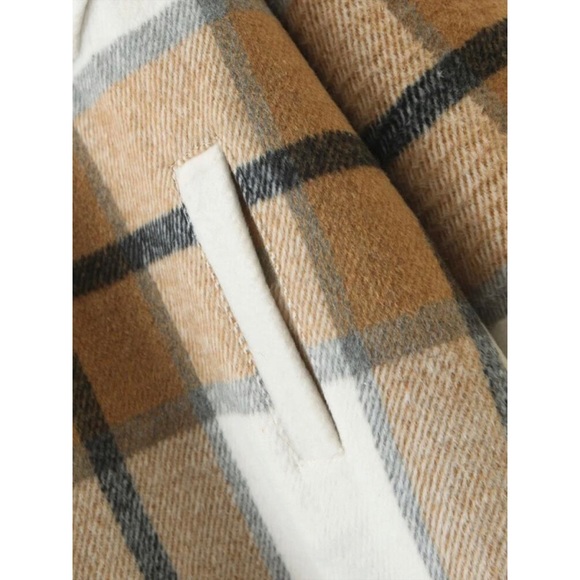 PLUS Plaid round hem shacket button up jacket - Picture 6 of 15